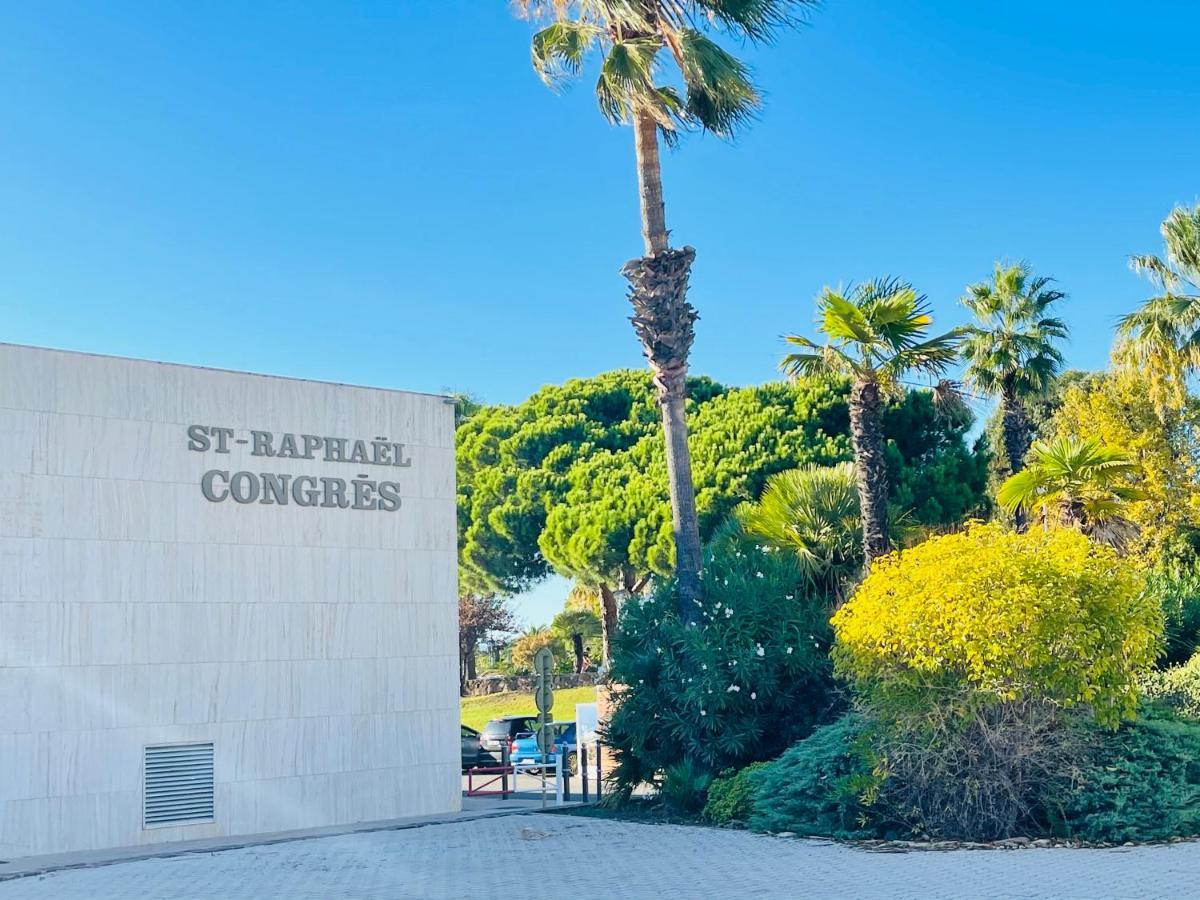 Tres Bel Appartement Face Au Port Santa -Piscine Saint-Raphaël Buitenkant foto